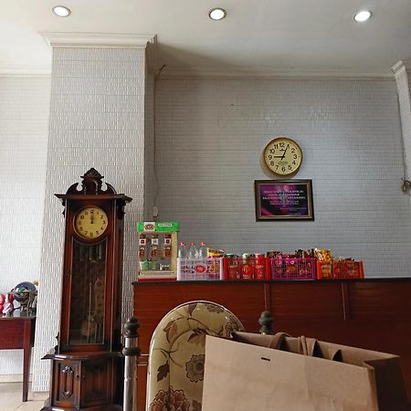 B Blue Hotel 玛琅 外观 照片